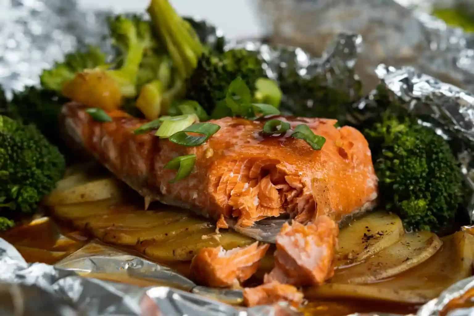 Easy Baked Salmon Foil Packets