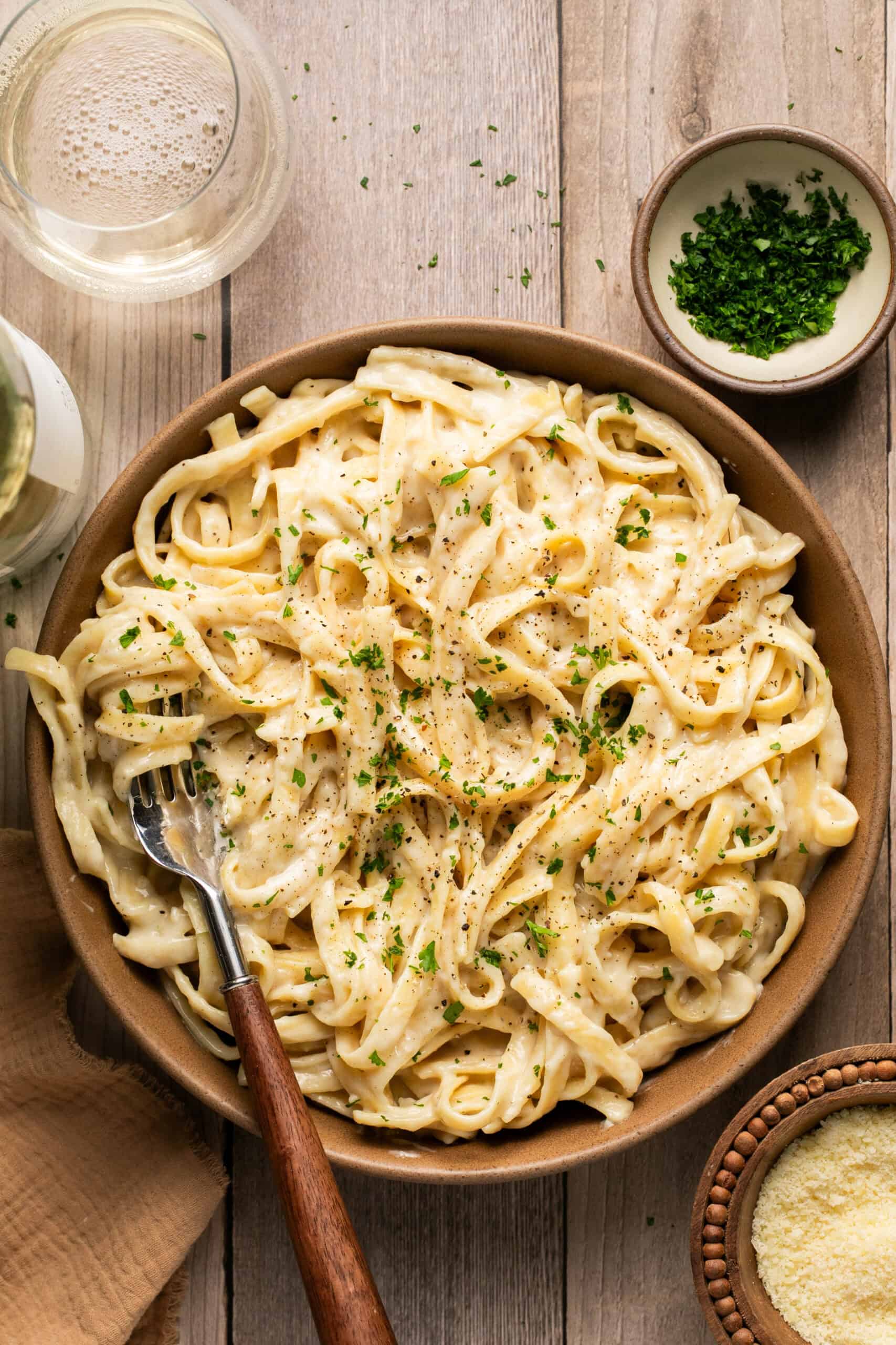 Lightened Up Instant Pot Fettuccine Alfredo (13g protein) - Oh Snap Macros