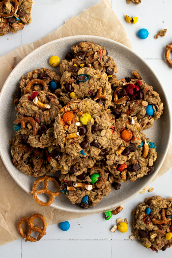 Kitchen Sink Cookies Sweet And Salty Oh Snap Macros   0002 2 KitchenSinkCookies Hero 600x900 