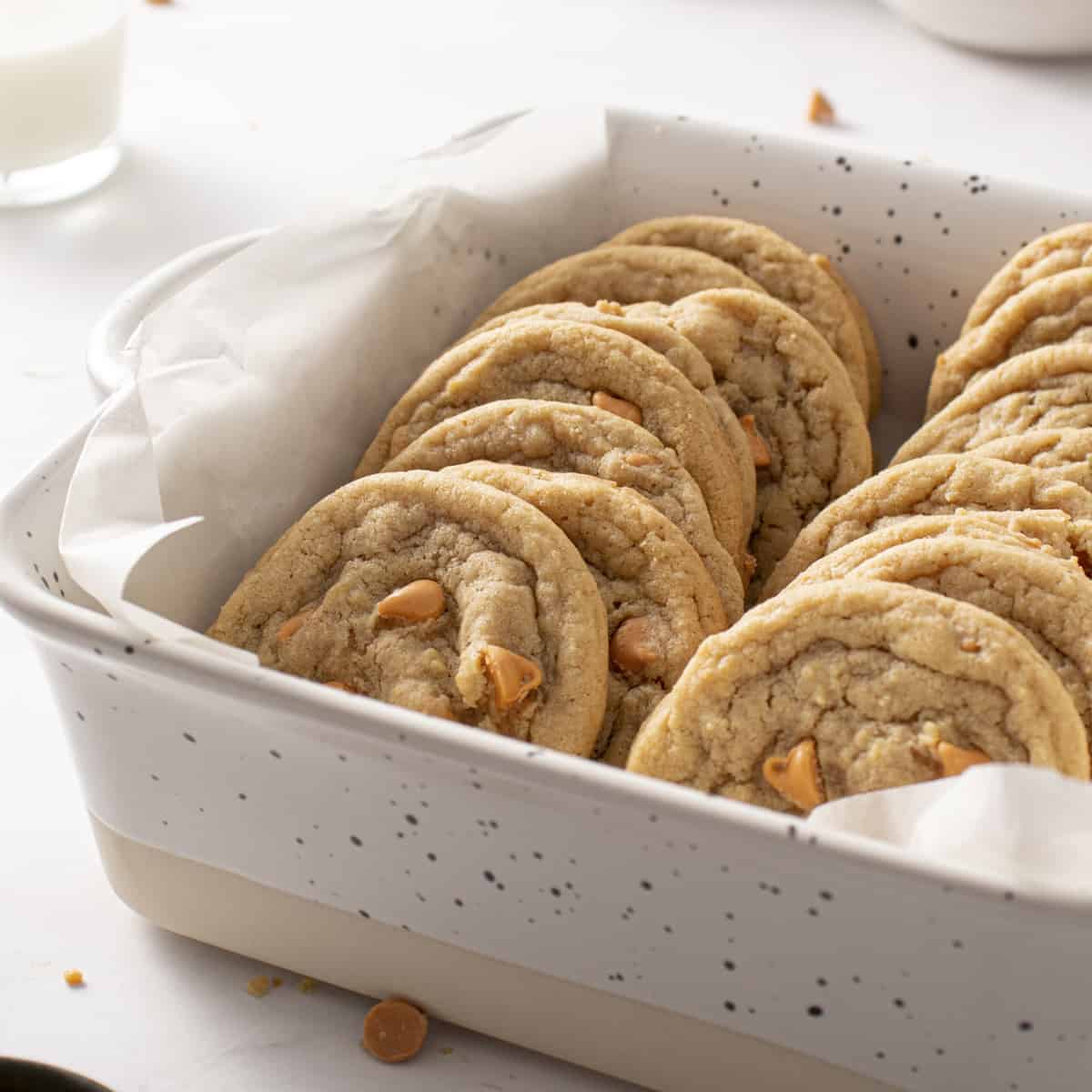 Cookies in a dish.
